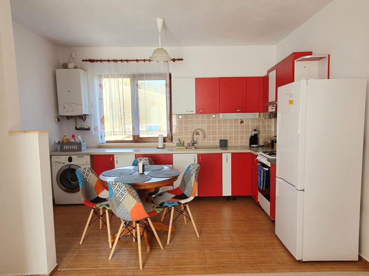 Apartament La Casa In Curte Comuna Lejlighed Codlea Eksteriør billede